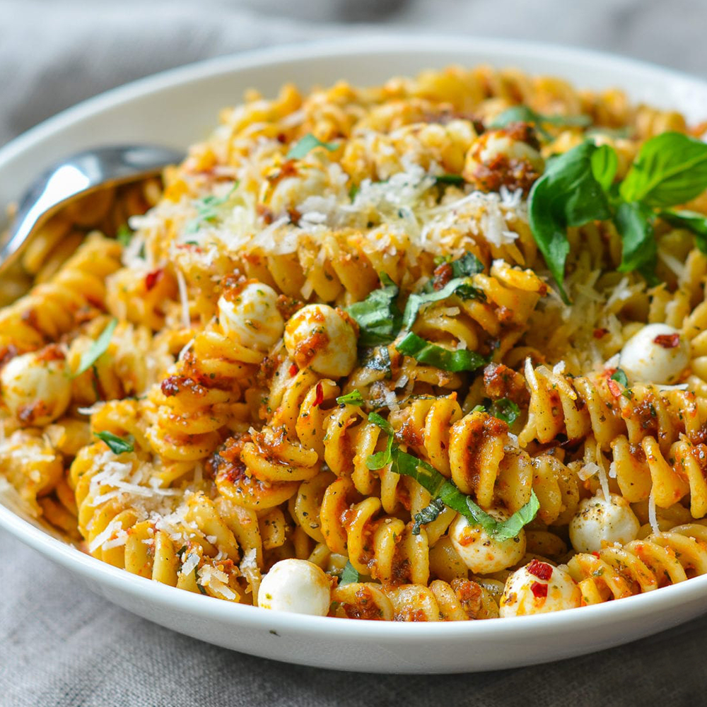 Creamy Pesto Fusilli with Sun-Dried Tomatoes
