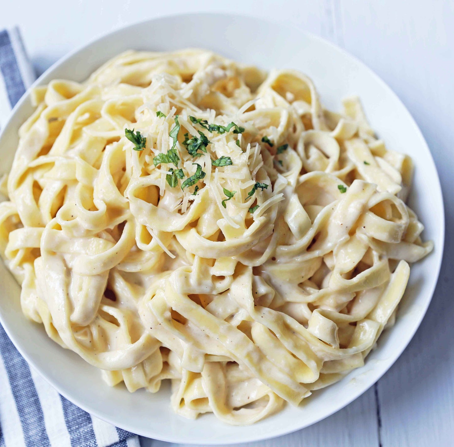 The Best Recipes Featuring Acasa's Alfredo Sauce: Creamy and Irresistible